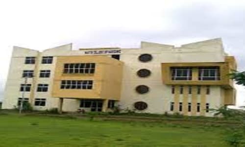 Maitri College Of Nursing