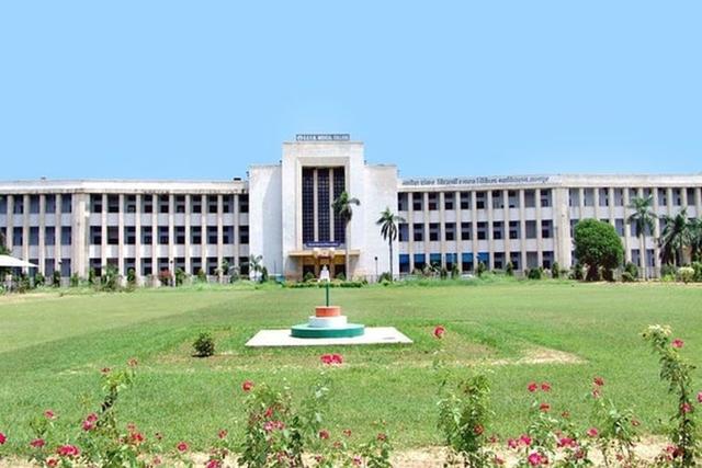 College of Nursing, GSVM Medical College Campus, Kanpur