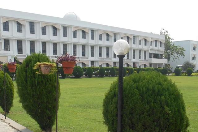 Saaii College of Medical Science and Technology