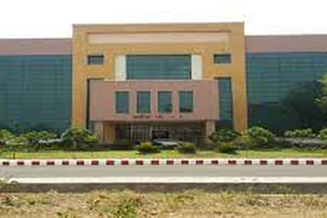 Maharani laxmi Bai Rajkiya Paramedical Training College (Nursing)